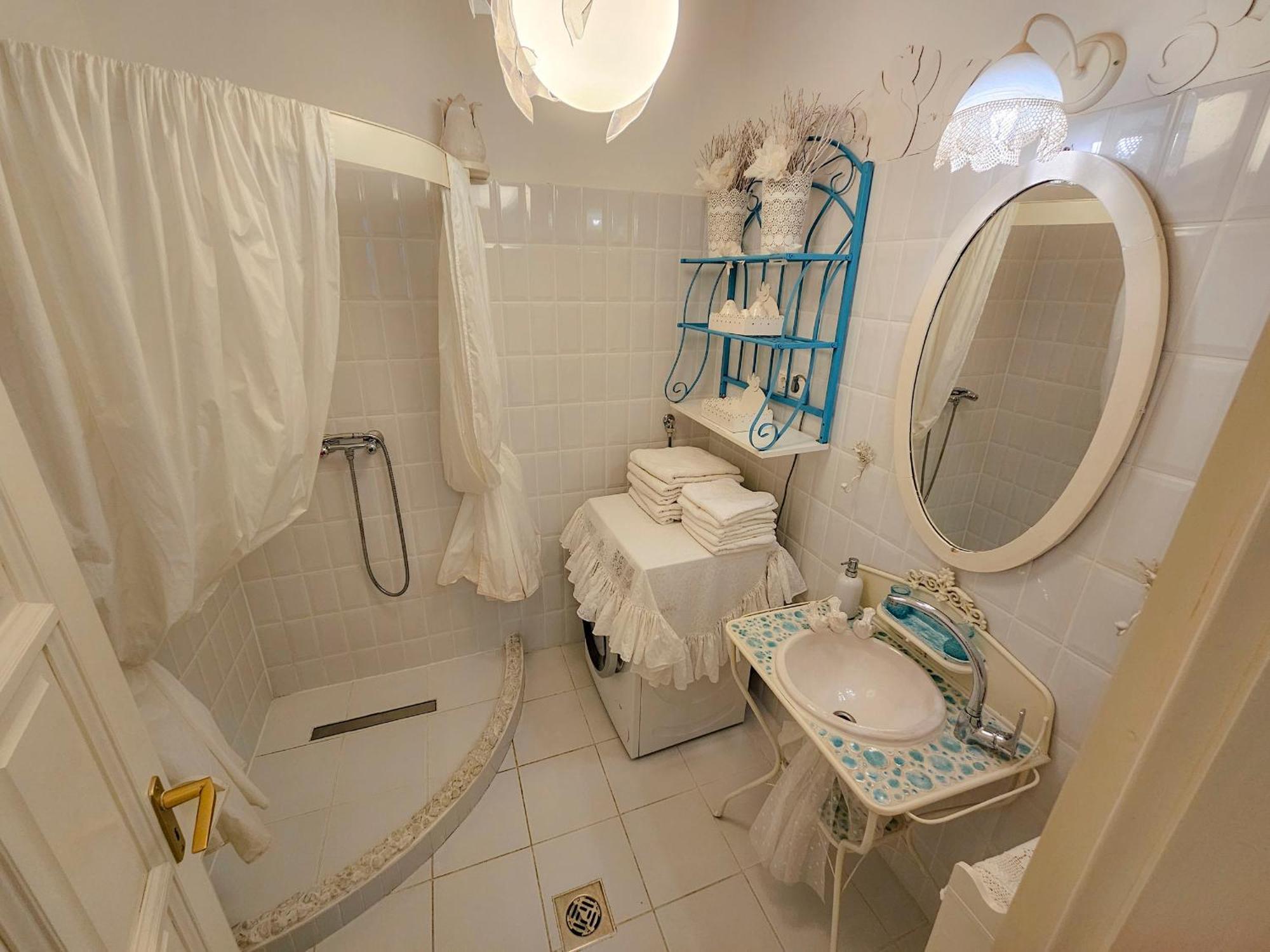 Feher Tulipan Apartman Hotel Debrecen Ngoại thất bức ảnh