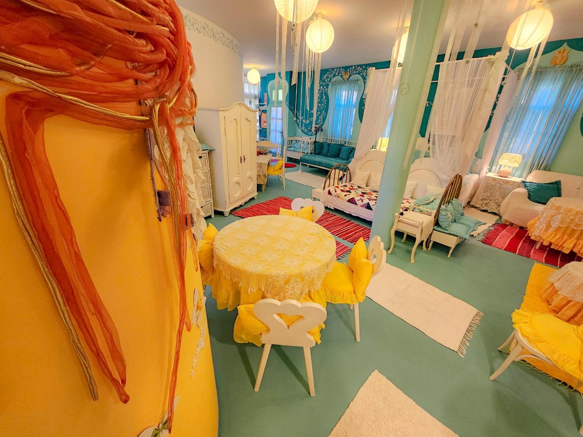 Feher Tulipan Apartman Hotel Debrecen Ngoại thất bức ảnh