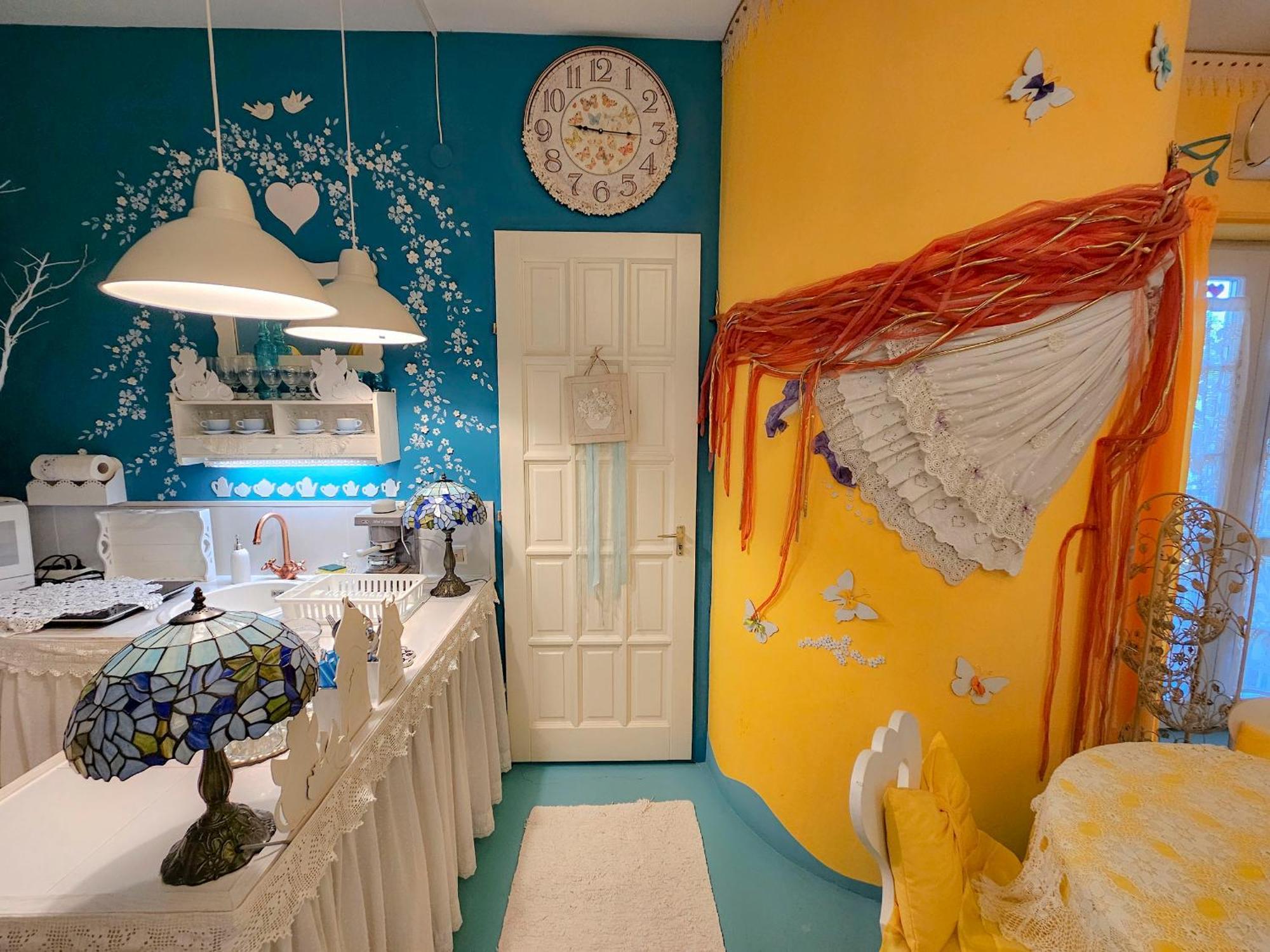 Feher Tulipan Apartman Hotel Debrecen Ngoại thất bức ảnh