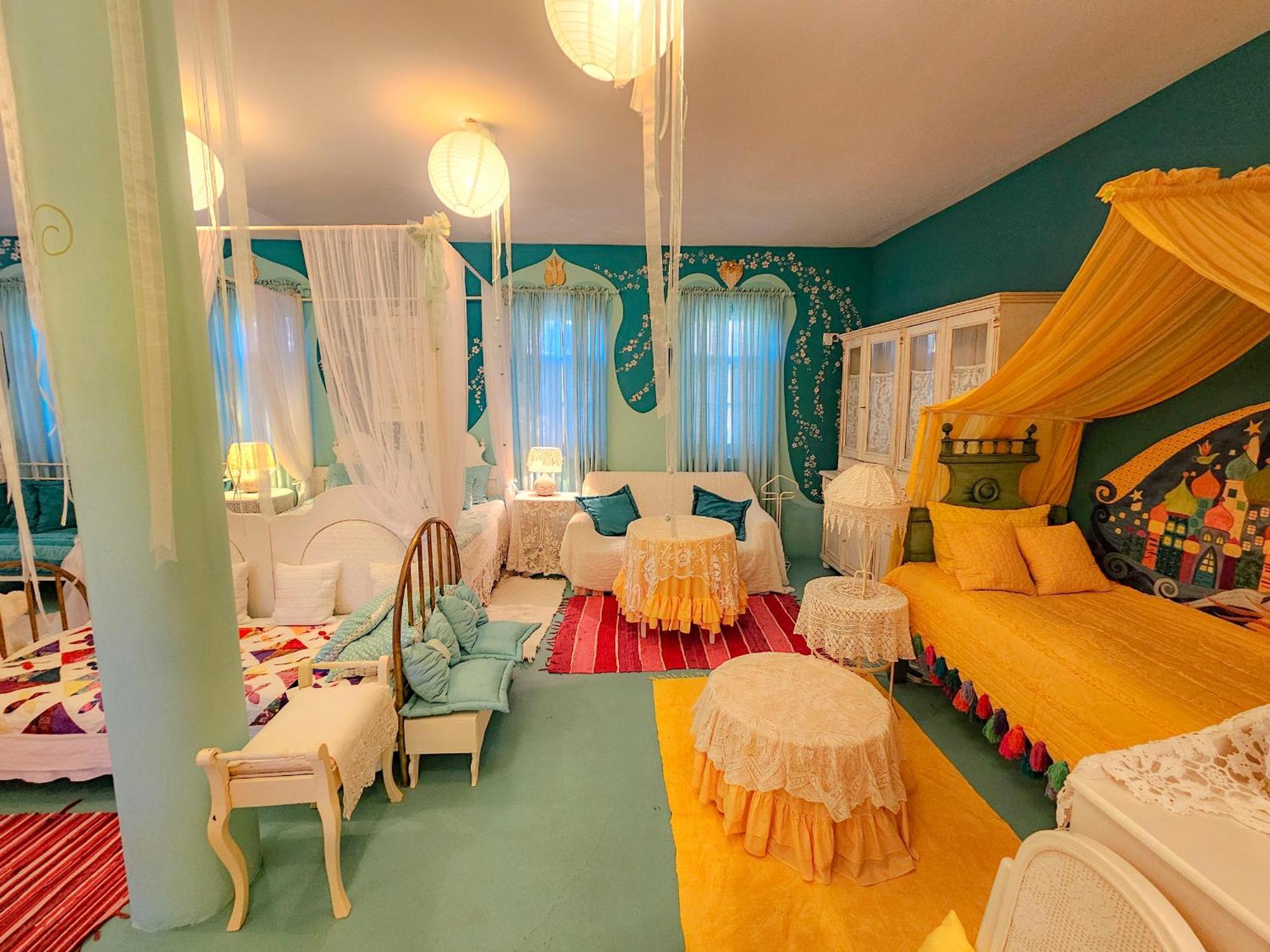 Feher Tulipan Apartman Hotel Debrecen Ngoại thất bức ảnh