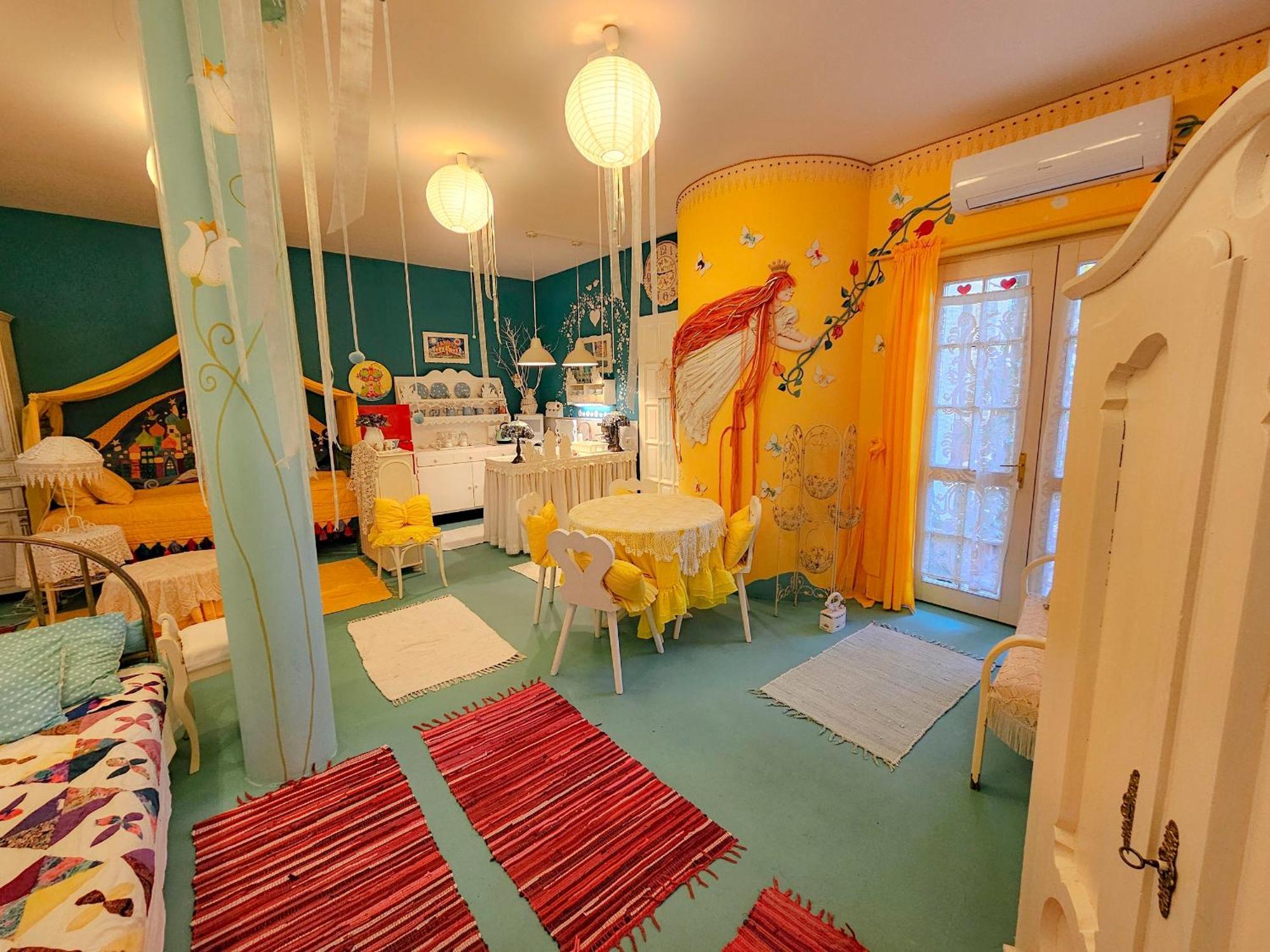 Feher Tulipan Apartman Hotel Debrecen Ngoại thất bức ảnh